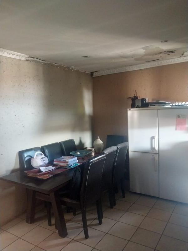 4 Bedroom Property for Sale in Clayville Gauteng