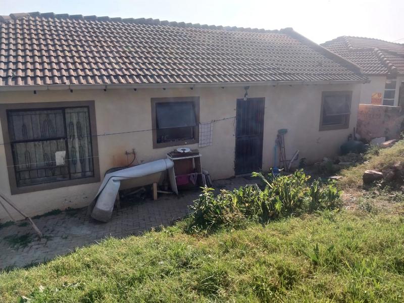 4 Bedroom Property for Sale in Clayville Gauteng