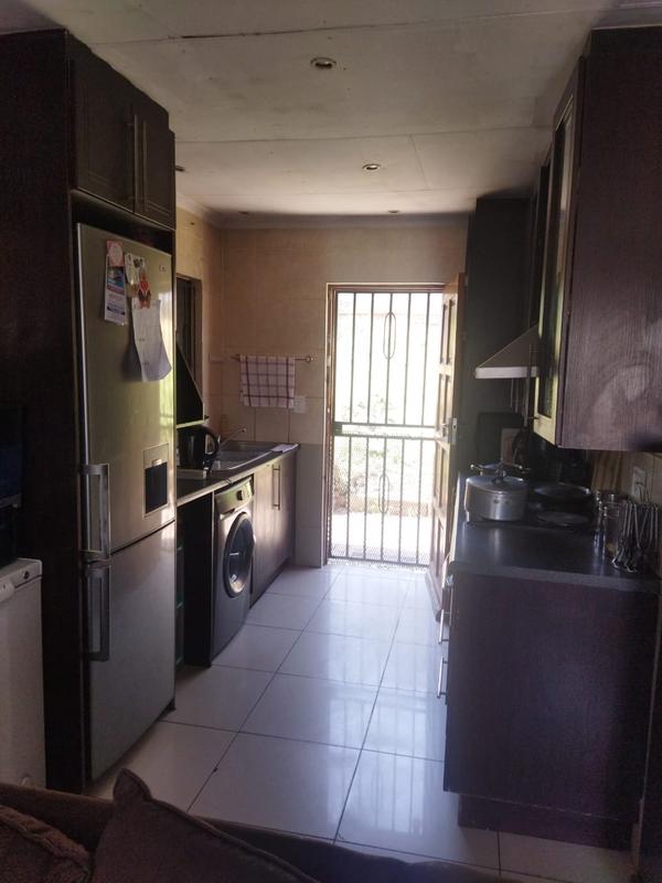 4 Bedroom Property for Sale in Clayville Gauteng