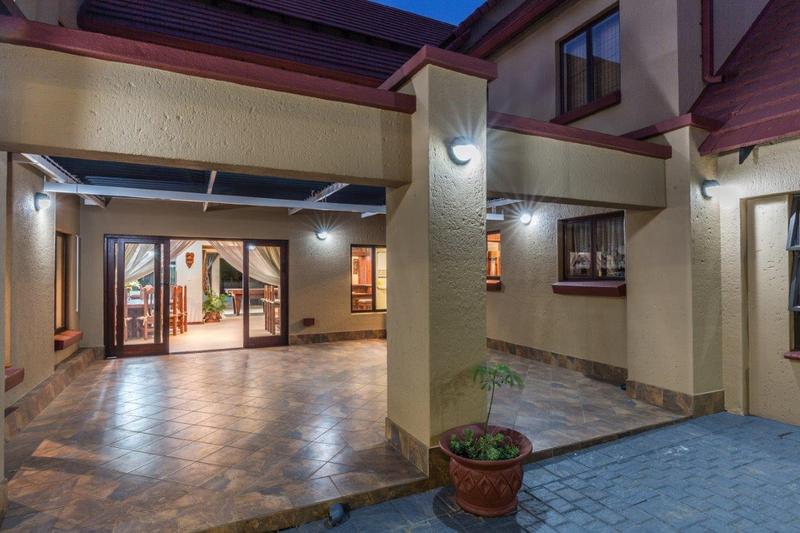 6 Bedroom Property for Sale in Midstream Estate Gauteng