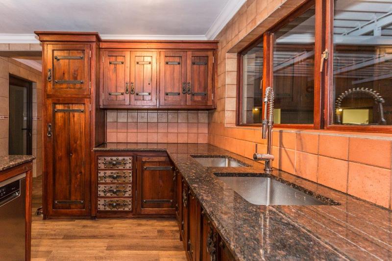 6 Bedroom Property for Sale in Midstream Estate Gauteng