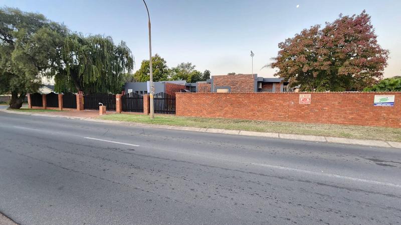 Commercial Property for Sale in Brackenhurst Gauteng