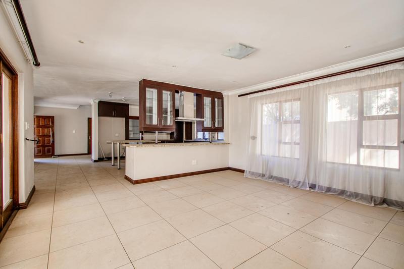 To Let 4 Bedroom Property for Rent in Beverley Gauteng