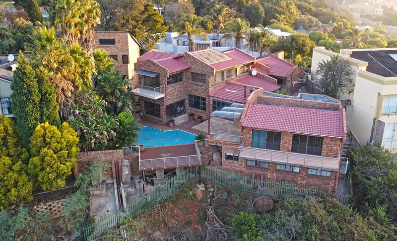 5 Bedroom Property for Sale in Glenvista Gauteng