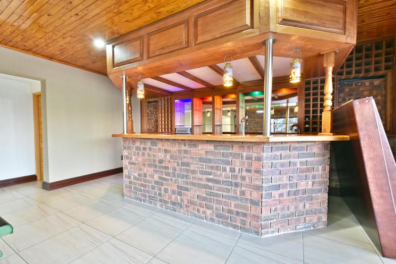 5 Bedroom Property for Sale in Glenvista Gauteng