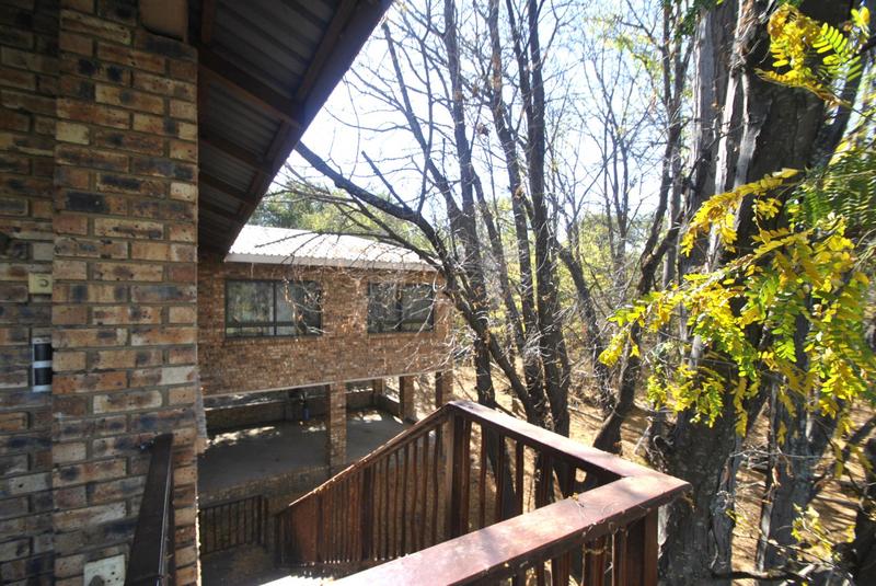 5 Bedroom Property for Sale in Lindequesdrif Gauteng