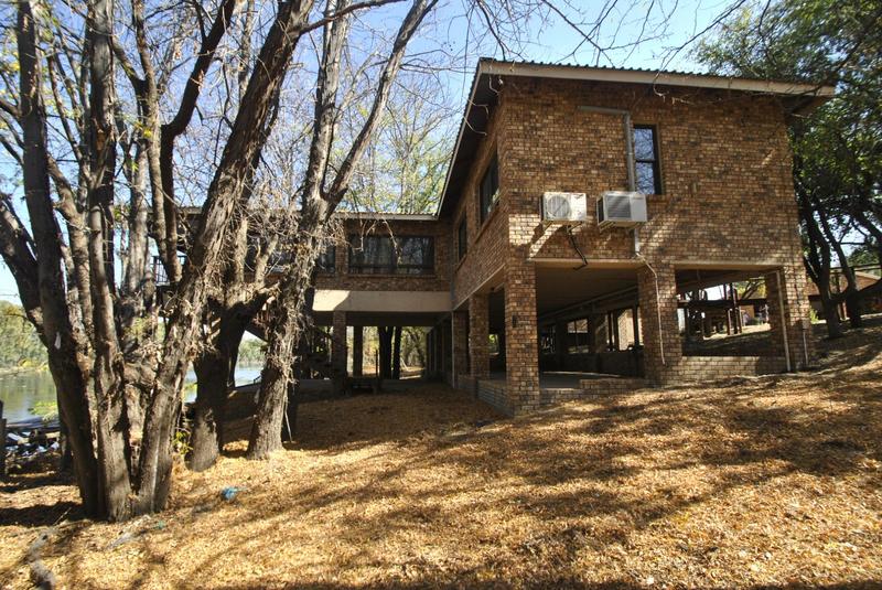 5 Bedroom Property for Sale in Lindequesdrif Gauteng