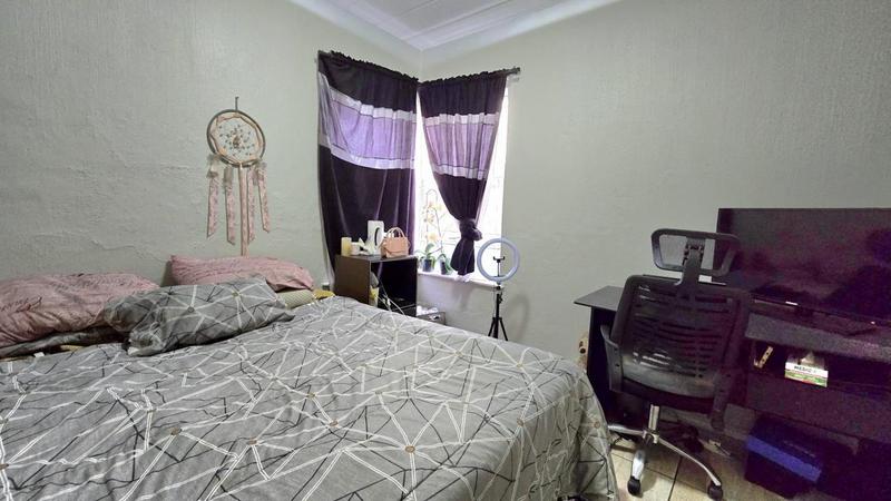 2 Bedroom Property for Sale in Raceview Gauteng