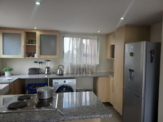 1 Bedroom Property for Sale in Rooihuiskraal North Gauteng