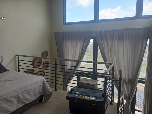 1 Bedroom Property for Sale in Rooihuiskraal North Gauteng