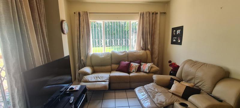 5 Bedroom Property for Sale in Wychwood Gauteng