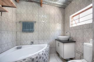 To Let 2 Bedroom Property for Rent in Lyndhurst Gauteng
