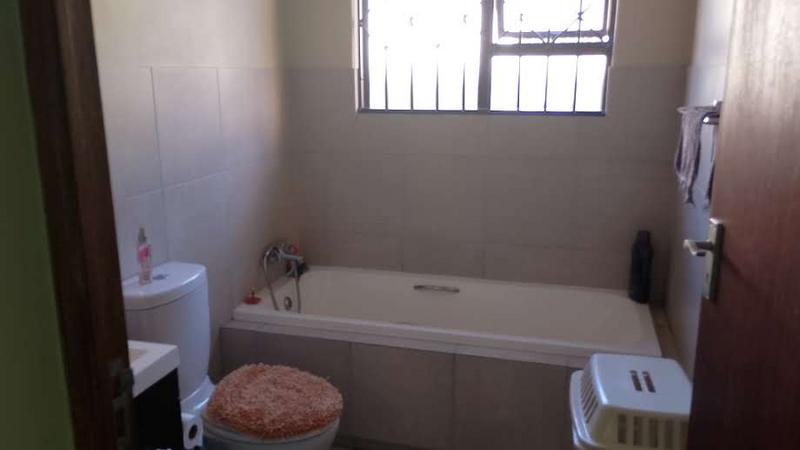 To Let 3 Bedroom Property for Rent in Noordwyk Gauteng