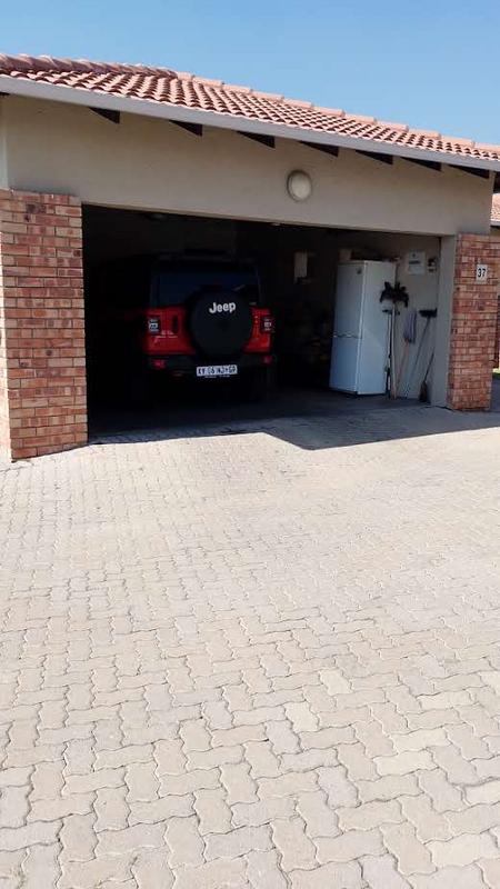 3 Bedroom Property for Sale in Noordwyk Gauteng