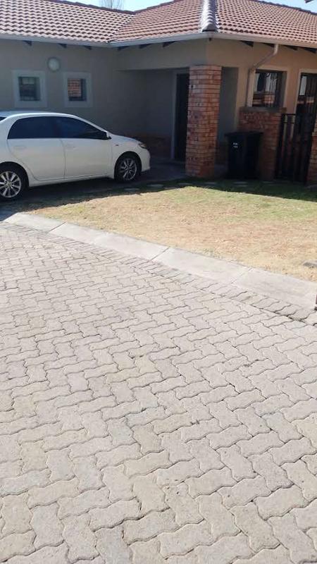 3 Bedroom Property for Sale in Noordwyk Gauteng