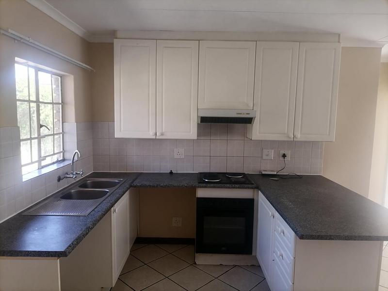 2 Bedroom Property for Sale in Rooihuiskraal North Gauteng