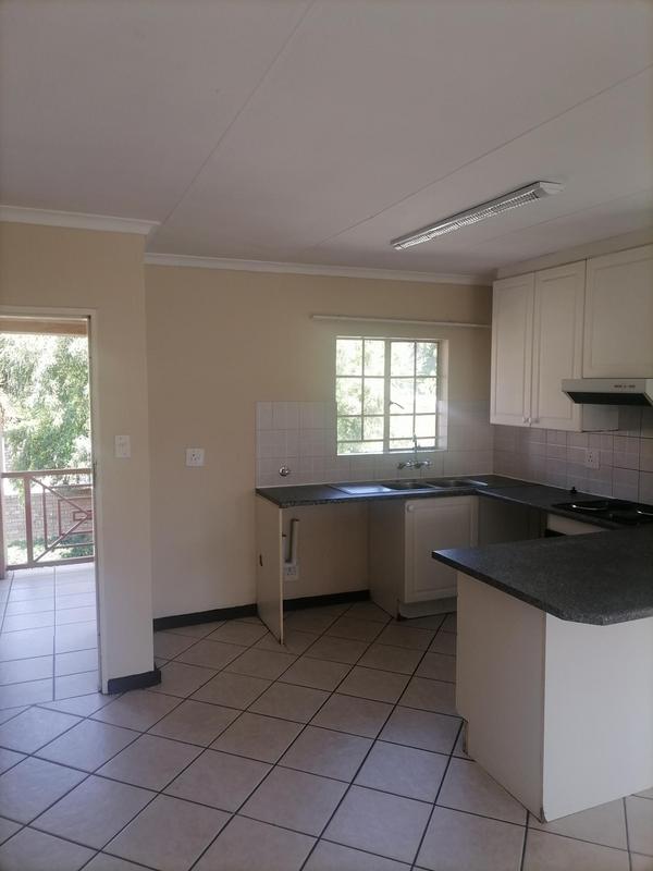 2 Bedroom Property for Sale in Rooihuiskraal North Gauteng