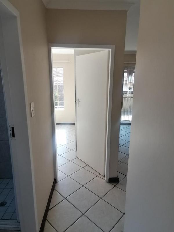 2 Bedroom Property for Sale in Rooihuiskraal North Gauteng