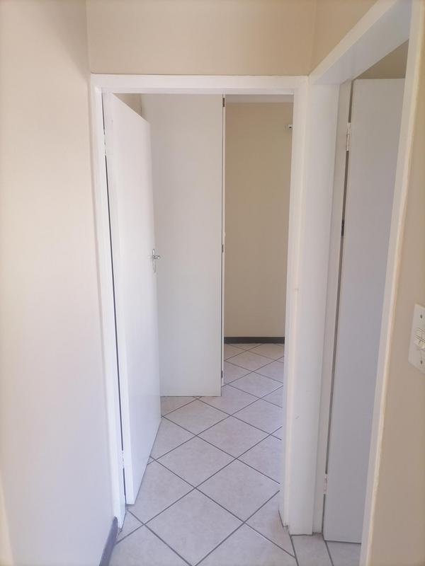 2 Bedroom Property for Sale in Rooihuiskraal North Gauteng