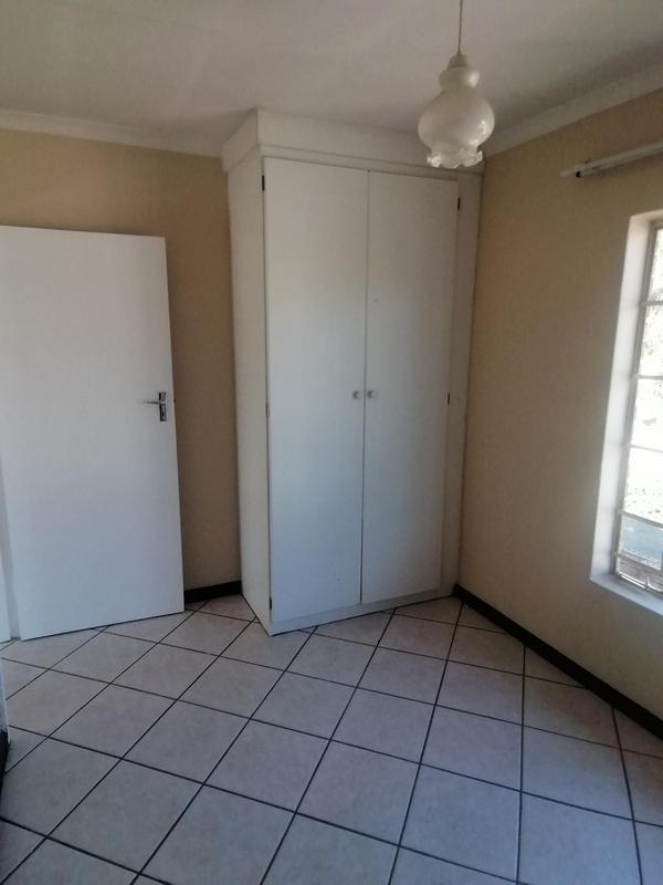 2 Bedroom Property for Sale in Rooihuiskraal North Gauteng