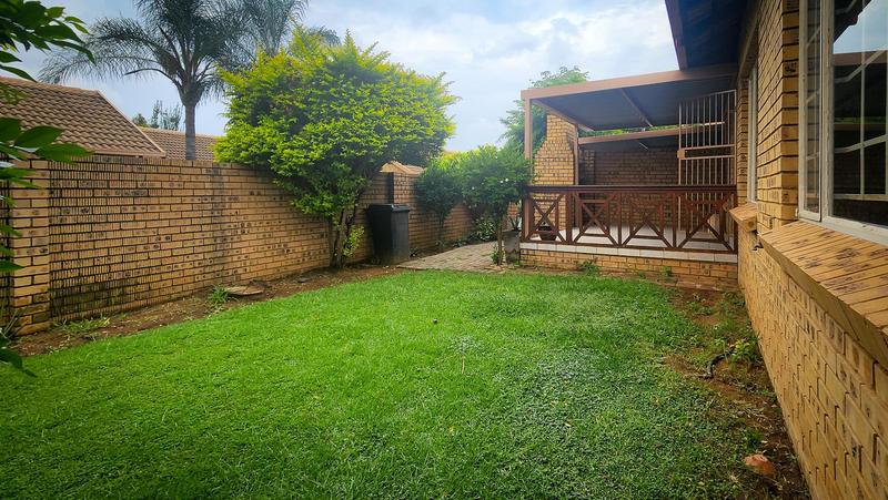 2 Bedroom Property for Sale in Die Wilgers Gauteng