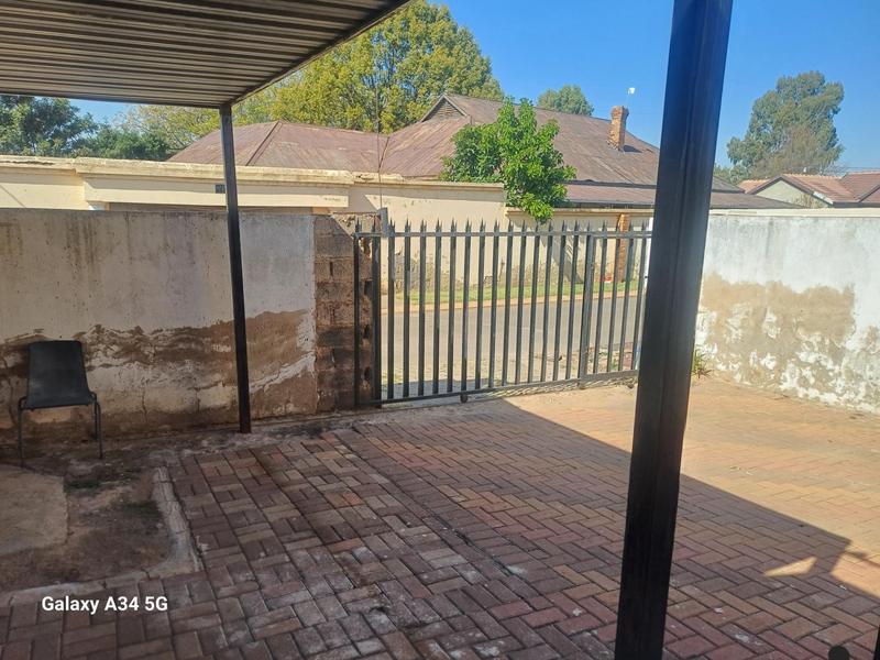 2 Bedroom Property for Sale in Clayville Gauteng