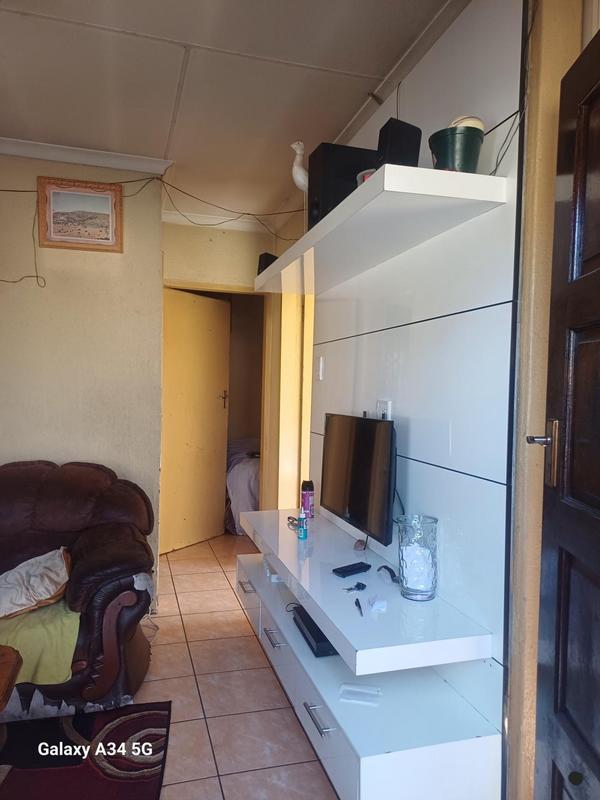 2 Bedroom Property for Sale in Clayville Gauteng