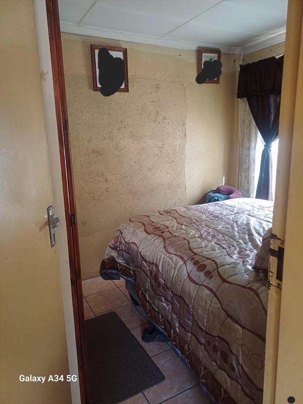 2 Bedroom Property for Sale in Clayville Gauteng