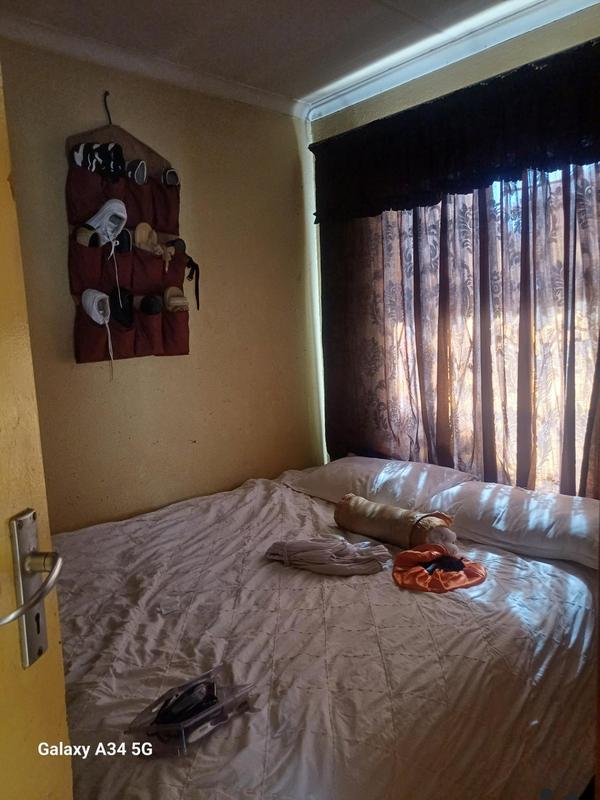 2 Bedroom Property for Sale in Clayville Gauteng