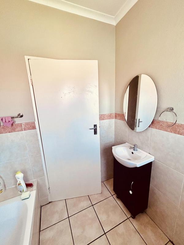 2 Bedroom Property for Sale in Groblerpark Gauteng