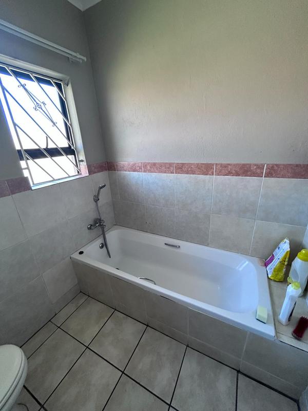 2 Bedroom Property for Sale in Groblerpark Gauteng