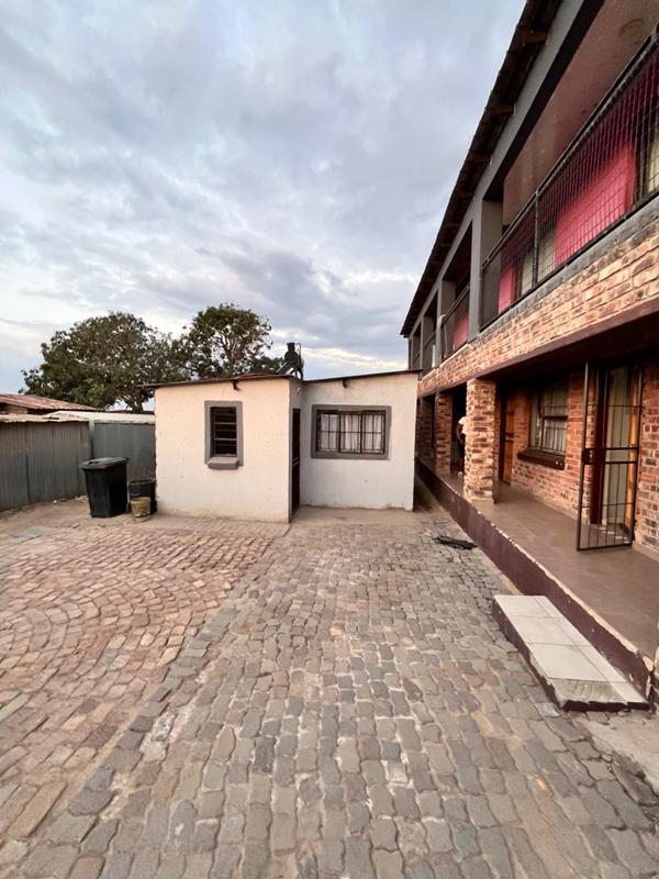 9 Bedroom Property for Sale in Olievenhoutbosch Gauteng