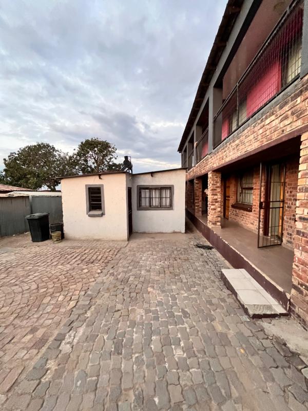 9 Bedroom Property for Sale in Olievenhoutbosch Gauteng