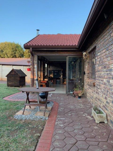 3 Bedroom Property for Sale in Mountain View Gauteng