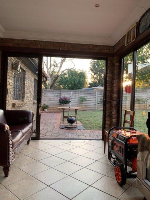 3 Bedroom Property for Sale in Mountain View Gauteng