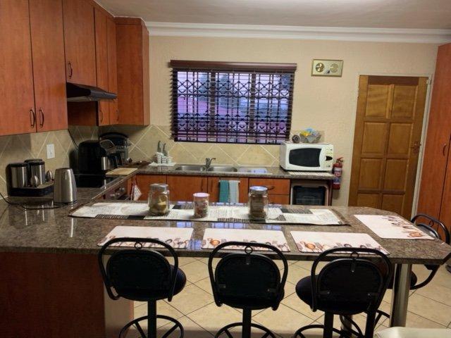 3 Bedroom Property for Sale in Mountain View Gauteng