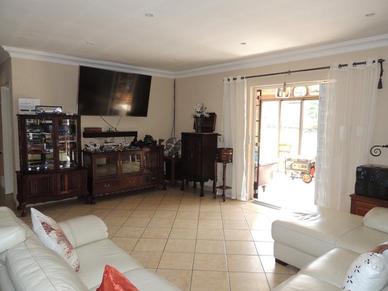 3 Bedroom Property for Sale in Mountain View Gauteng