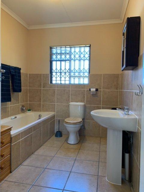 3 Bedroom Property for Sale in Mountain View Gauteng