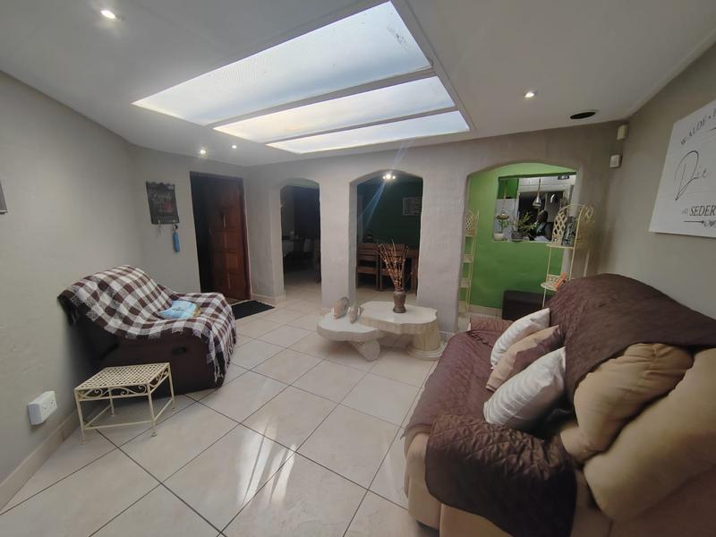 4 Bedroom Property for Sale in Sinoville Gauteng