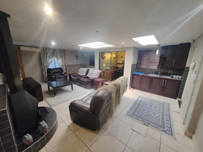 4 Bedroom Property for Sale in Sinoville Gauteng