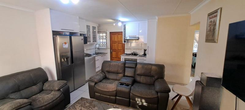 4 Bedroom Property for Sale in Buhle Park Gauteng