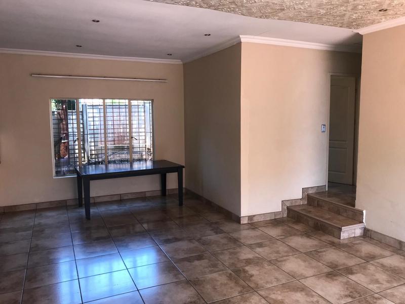 To Let 2 Bedroom Property for Rent in Little Falls Gauteng