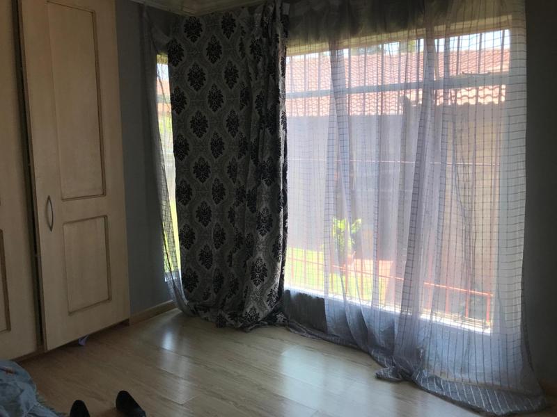 To Let 2 Bedroom Property for Rent in Little Falls Gauteng