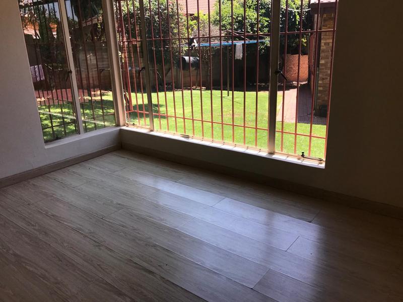 To Let 2 Bedroom Property for Rent in Little Falls Gauteng