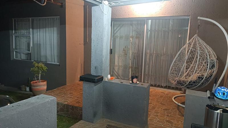 2 Bedroom Property for Sale in Delarey Gauteng