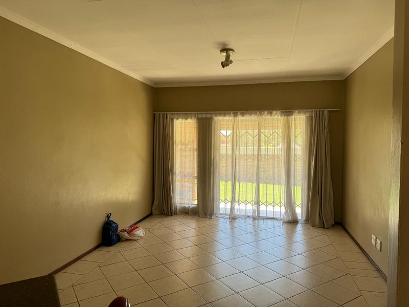 2 Bedroom Property for Sale in Ruimsig Gauteng