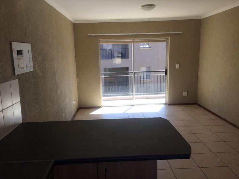 1 Bedroom Property for Sale in Ruimsig Gauteng