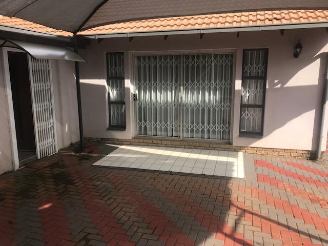 4 Bedroom Property for Sale in Witpoortjie Gauteng