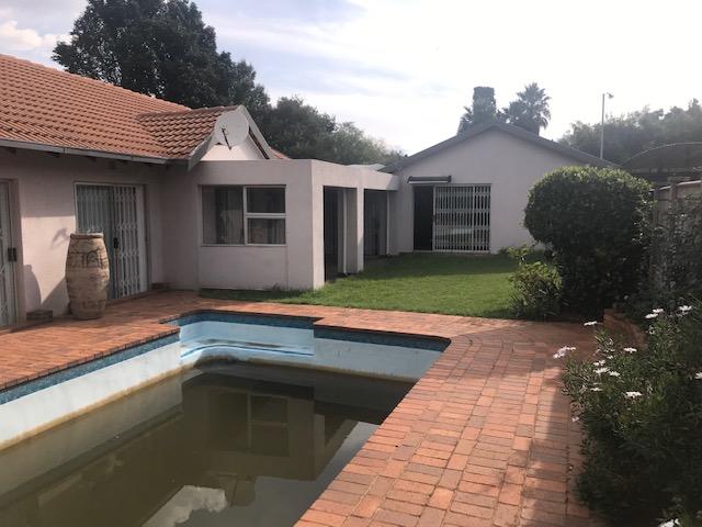 4 Bedroom Property for Sale in Witpoortjie Gauteng