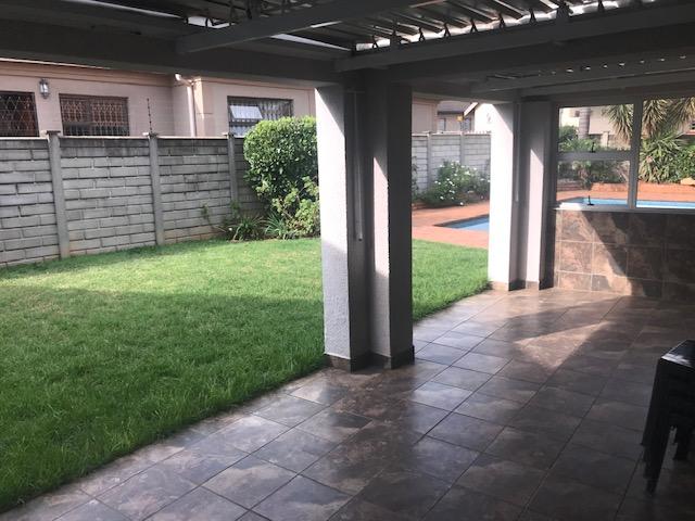 4 Bedroom Property for Sale in Witpoortjie Gauteng